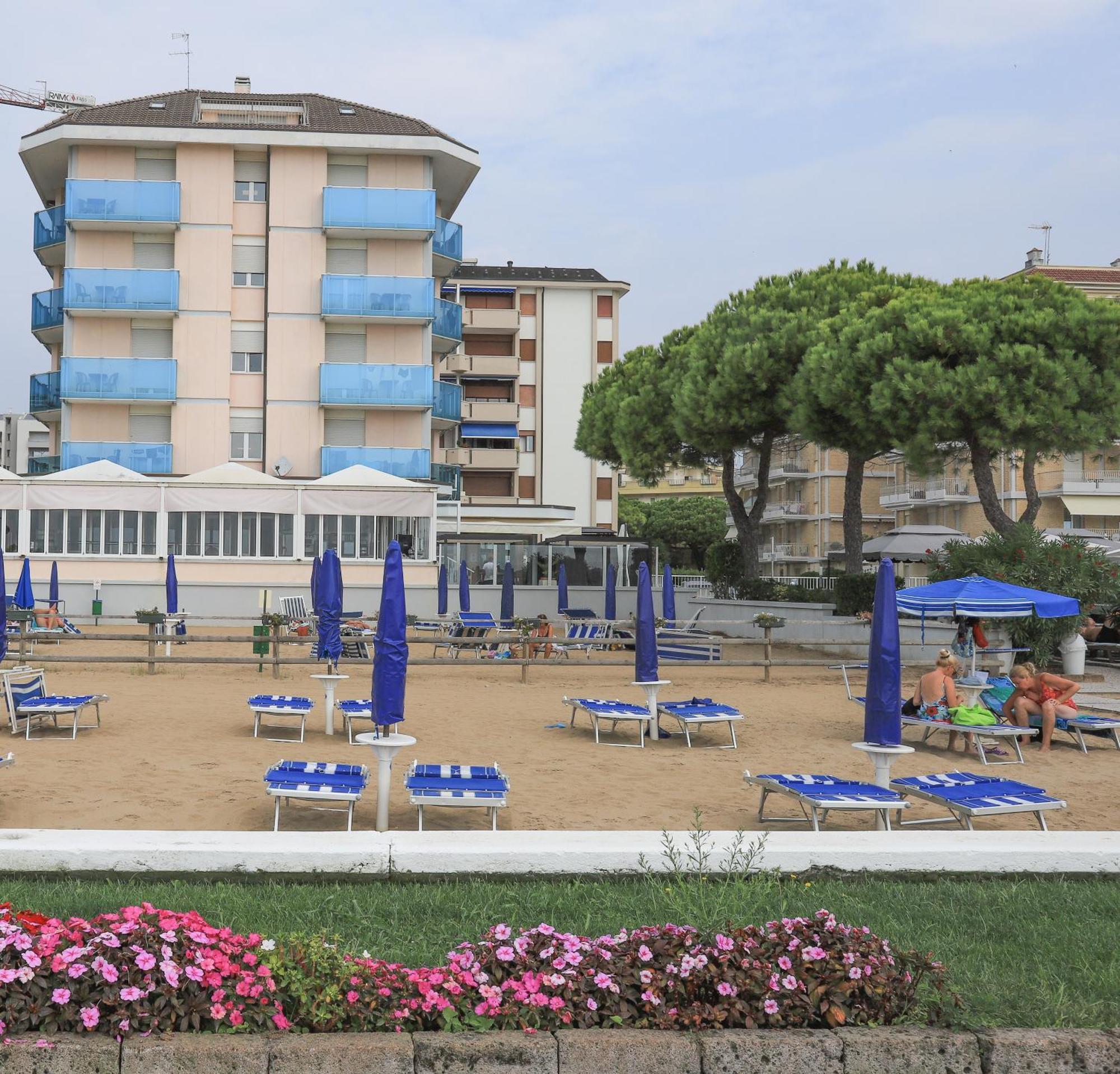 Hotel La Bussola Lido di Jesolo Exterior foto
