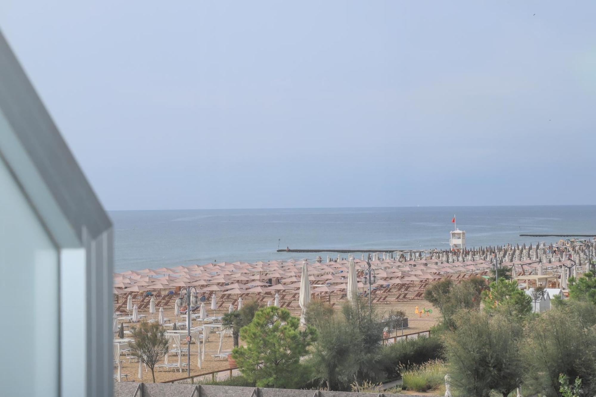 Hotel La Bussola Lido di Jesolo Exterior foto