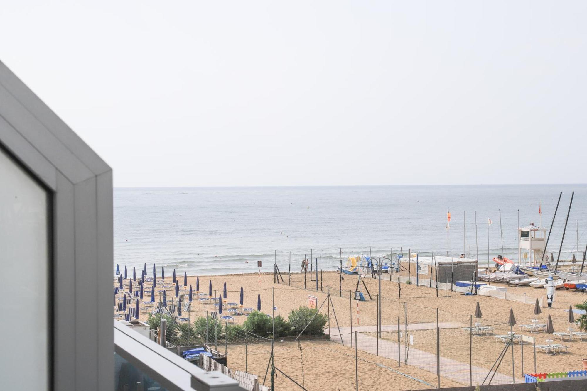 Hotel La Bussola Lido di Jesolo Exterior foto