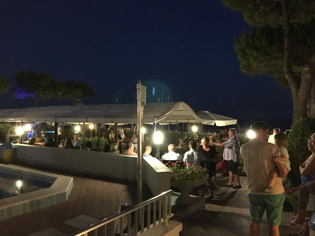 Hotel La Bussola Lido di Jesolo Exterior foto