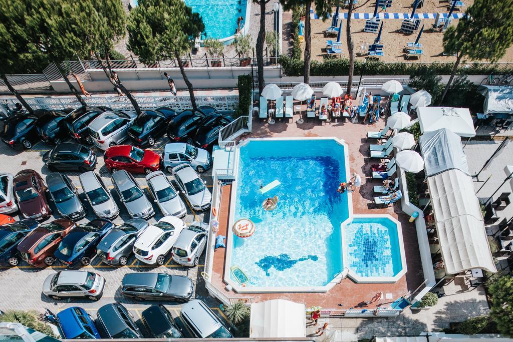 Hotel La Bussola Lido di Jesolo Exterior foto
